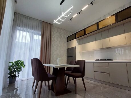 4 otaqlı həyət evi/bağ evi - Mərdəkan q. - 250 m²