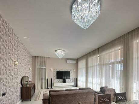 8 otaqlı həyət evi/bağ evi - Mərdəkan q. - 500 m²