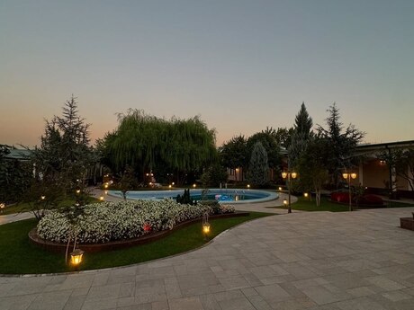 5 otaqlı həyət evi/bağ evi - Şüvəlan q. - 350 m²