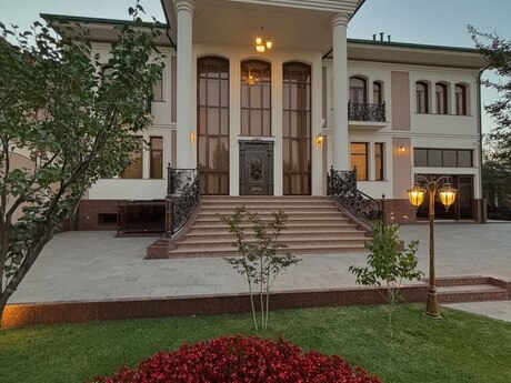5 otaqlı həyət evi/bağ evi - Şüvəlan q. - 350 m²