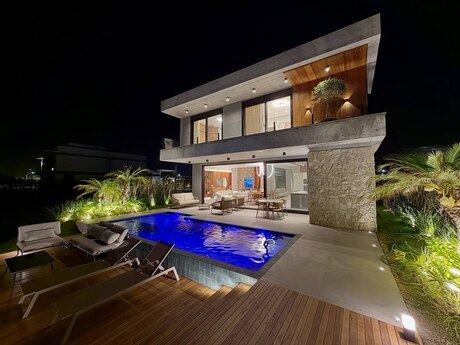 5 otaqlı həyət evi/bağ evi - Şüvəlan q. - 300 m²