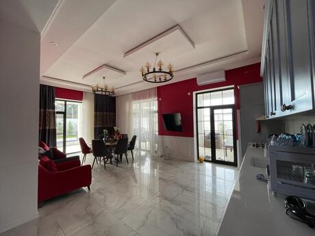 5 otaqlı həyət evi/bağ evi - Novxanı q. - 270 m²