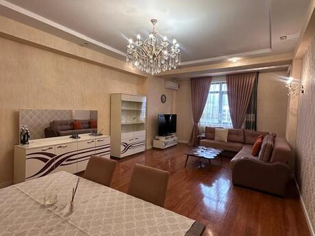 4 otaqlı mənzil, 184 m², 28 May: 565 000 ₼ 3