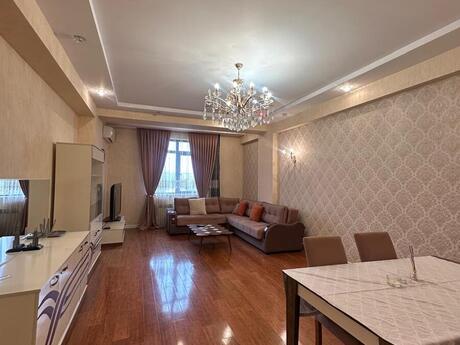 4 otaqlı mənzil, 184 m², 28 May: 565 000 ₼ 4