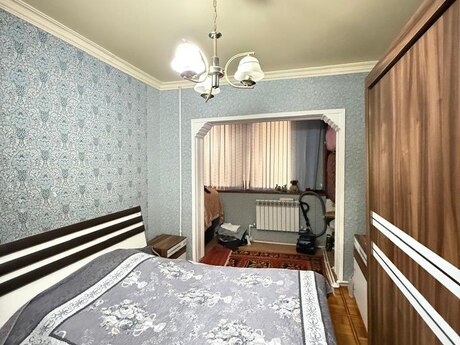 2 otaqlı köhnə tikili - 8-ci mikrorayon q. - 65 m²