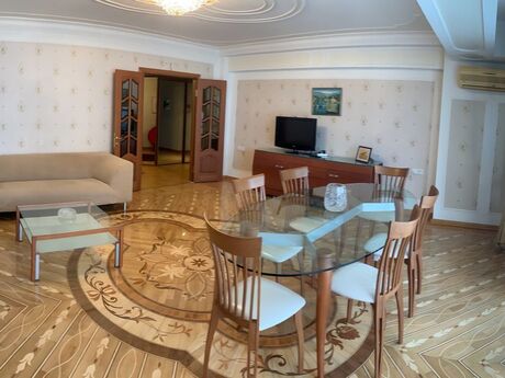 3-room apartment for rent, 125 m², Sahil: 1 400 ₼/mo 2