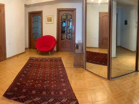 3-room apartment for rent, 125 m², Sahil: 1 400 ₼/mo 5