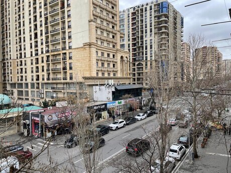 3-комнатная квартира, 65 м², Elmlər Akademiyası: 220 000 ₼ 3