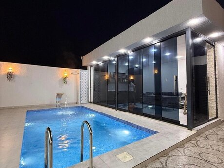 4 otaqlı həyət evi/bağ evi - Mərdəkan q. - 240 m²