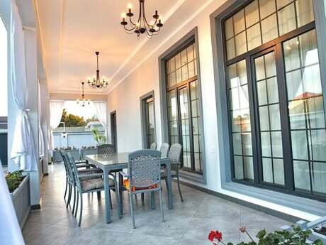 4 otaqlı həyət evi/bağ evi - Mərdəkan q. - 220 m²