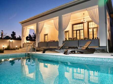 4 otaqlı həyət evi/bağ evi - Mərdəkan q. - 220 m²