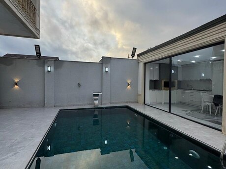 5 otaqlı həyət evi/bağ evi - Mərdəkan q. - 400 m²