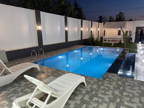 4 otaqlı həyət evi/bağ evi - Şüvəlan q. - 160 m²