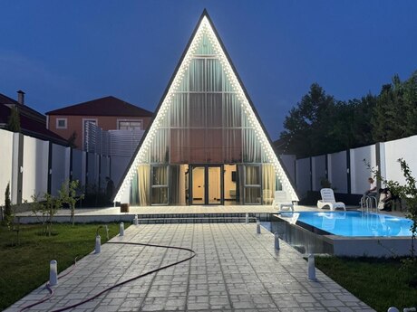 4 otaqlı həyət evi/bağ evi - Şüvəlan q. - 160 m²