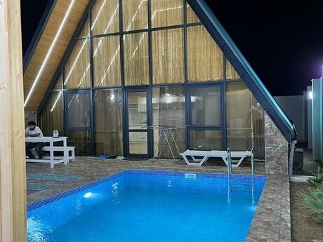 4 otaqlı həyət evi/bağ evi - Mərdəkan q. - 150 m²