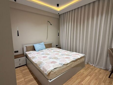 4 otaqlı yeni tikili - Bayıl q. - 148 m²