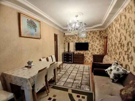 3 otaqlı köhnə tikili - Yeni Günəşli q. - 80 m²