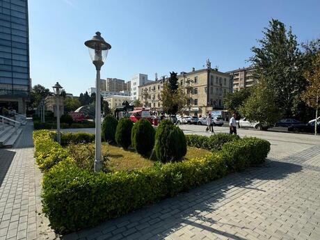 6-комн. вторичка - м. Элмляр Академиясы - 190 м²