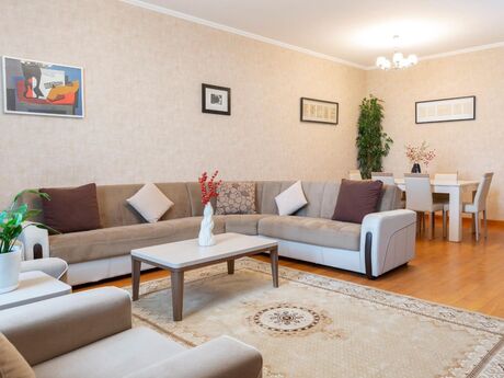 Kirayə 4 otaqlı mənzil, 230 m², Nəsimi: 1 800 ₼/ay 2