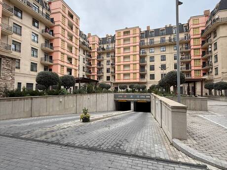 Elan №5824307 - Bakı, Ağ şəhər q., 4 otaqlı, 195 m², 2/7 mərtəbə