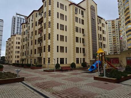 5 otaqlı yeni tikili - Xətai r. - 225 m²