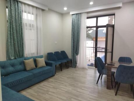 8 otaqlı həyət evi/bağ evi - Qəbələ - 330 m²