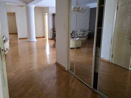 4 otaqlı köhnə tikili - 28 May m. - 250 m²
