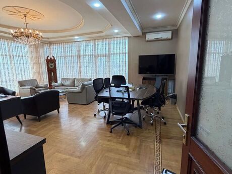 5 otaqlı ofis - 28 May m. - 250 m²