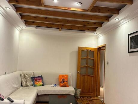 4 otaqlı köhnə tikili - Xalqlar Dostluğu m. - 110 m²