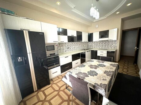 3 otaqlı mənzil, 136 m², Nəsimi: 360 000 ₼ 2
