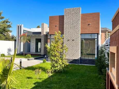 4 otaqlı həyət evi/bağ evi - Mərdəkan q. - 240 m²