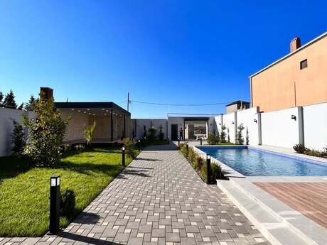 4 otaqlı həyət evi/bağ evi - Mərdəkan q. - 240 m²