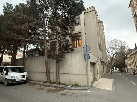 6 otaqlı həyət evi, 450 m², Elmlər Akademiyası: 1 500 000 ₼ 2