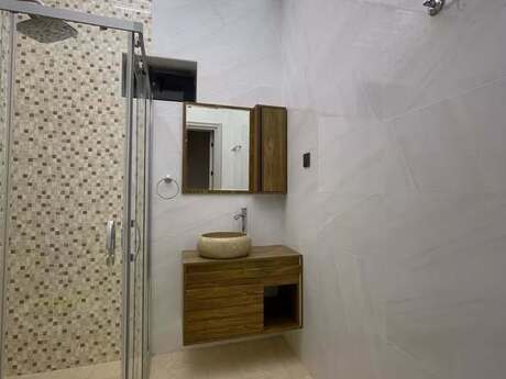 4 otaqlı həyət evi/bağ evi - Mərdəkan q. - 180 m²