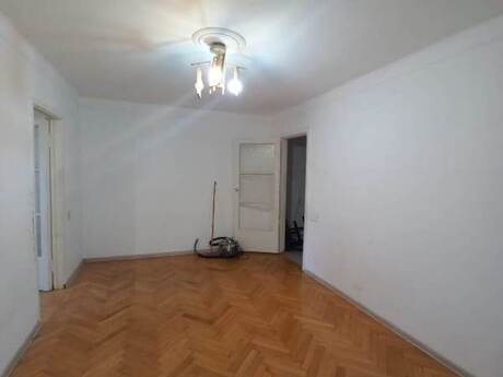 2 otaqlı köhnə tikili - Elmlər Akademiyası m. - 48 m²