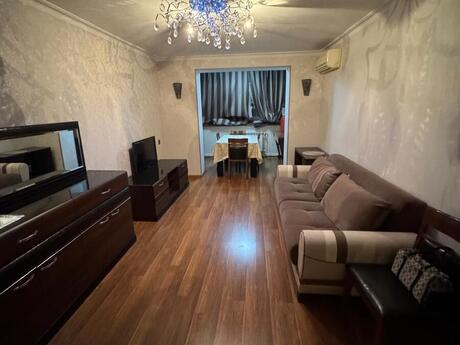 Elan №5826278 - Bakı, 28 May m., 3 otaqlı, 100 m², 2/5 mərtəbə