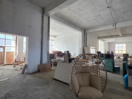 Obyekt - Şah İsmayıl Xətai m. - 2200 m²