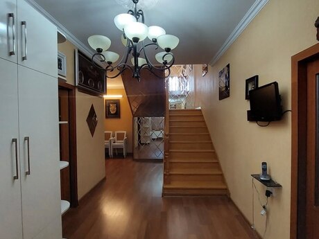 5 otaqlı həyət evi/bağ evi - Buzovna q. - 350 m²