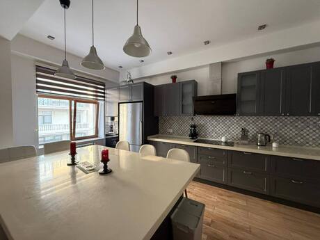 Elan №5827636 - Bakı, Ağ şəhər q., 4 otaqlı, 170 m², 4/7 mərtəbə