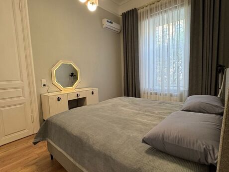 2-room apartment for rent, 60 m², Sahil: 1 100 ₼/mo 3