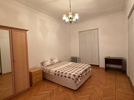 3 otaqlı köhnə tikili - Sahil m. - 100 m²