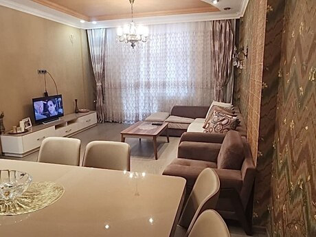 4 otaqlı yeni tikili - Elmlər Akademiyası m. - 170 m²