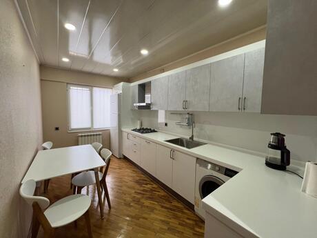 Elan №5829030 - Bakı, Elmlər Akademiyası m., 3 otaqlı, 120 m², 5/10 mərtəbə