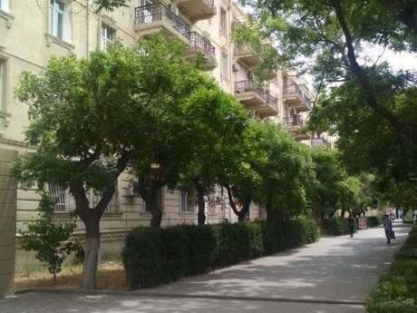 3 otaqlı köhnə tikili - Elmlər Akademiyası m. - 85 m²