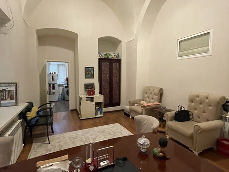2 otaqlı köhnə tikili - Sahil m. - 65 m²