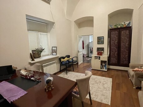 2 otaqlı köhnə tikili - Sahil m. - 65 m²