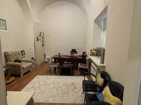 2 otaqlı köhnə tikili - Sahil m. - 65 m²