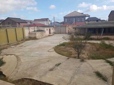 9 otaqlı həyət evi/bağ evi - Mərdəkan q. - 450 m²