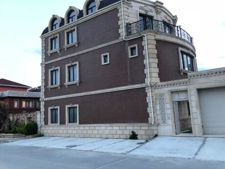 6-комн. дом/дача - пос. Бадамдар - 300 м²