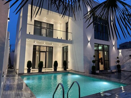 4 otaqlı həyət evi/bağ evi - Mərdəkan q. - 340 m²